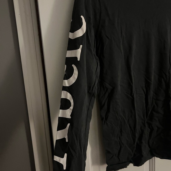Abercrombie & Fitch Long Sleeve - Picture 2 of 2